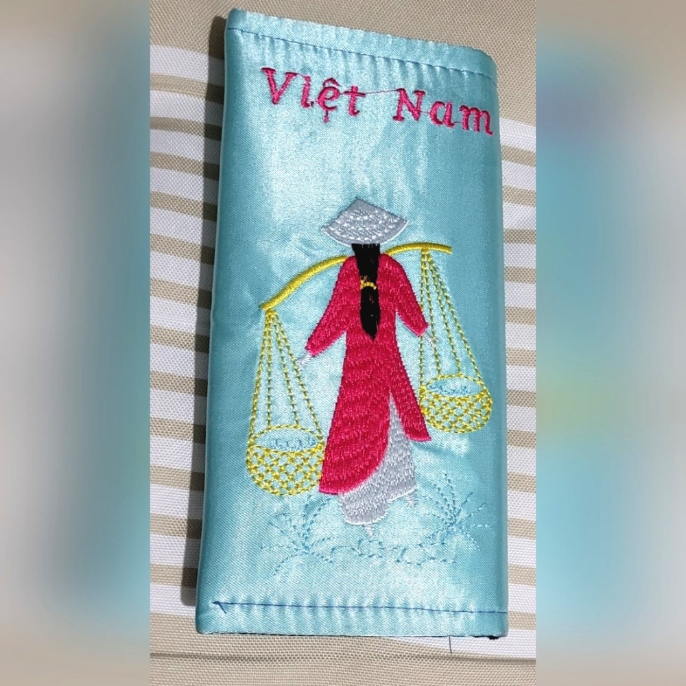 Vietnam Silk Hand Embroidered Women's Bifold Wallet - Blue - Picture 2 of 11
